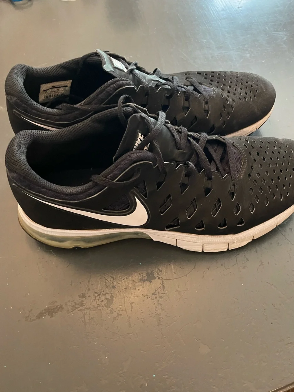 Nike Men's Black and White Athletic Trainers size 12 - Picture 4 of 6